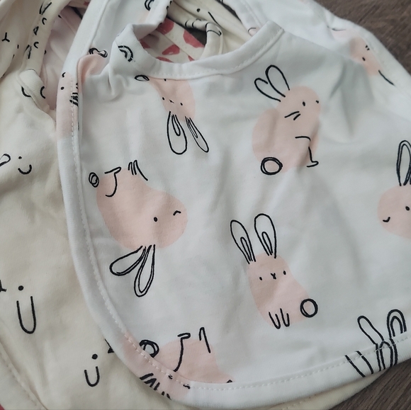 6 Pack Mighty Goods Bibs - Picture 2 of 5